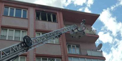 Yangında sürünerek kaçtı, hastanede öldü