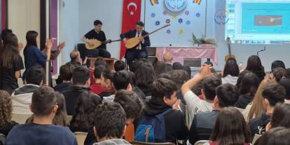Sivas’ta türkü dolu bilim söyleşisi