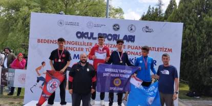 Sivas atletizmde Türkiye’yi salladı