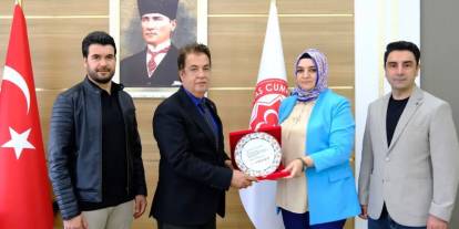 ICER Kongresi sonrası Şengönül’e plaket