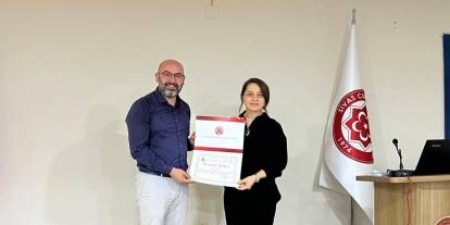 Öğrenciler optik lens üretim süreçlerini inceledi