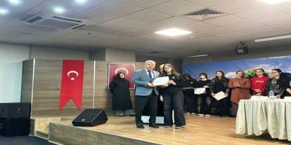 Sivas’ta öğrenciler Safahat'ı anlattı