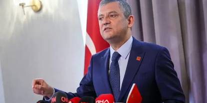 Özgür Özel yeniden grup başkanı seçildi