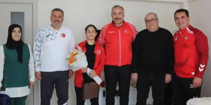 Sivas'ta şampiyon sporcular ve aileleri unutulmadı