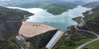 Pusat-Özen Barajında dolusavaktan su tahliyesi başladı