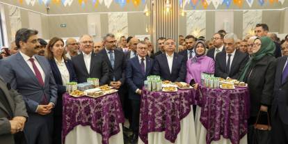 AK Parti Sivas teşkilatı bayramlaştı