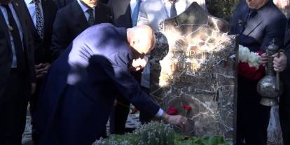 MHP lideri Bahçeli, Türkeş’in kabrini ziyaret etti