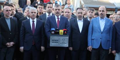 İçişleri Bakanı Çiftçi bayram namazını Konya'da kıldı