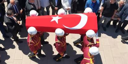 Şehide gözyaşlarıyla veda