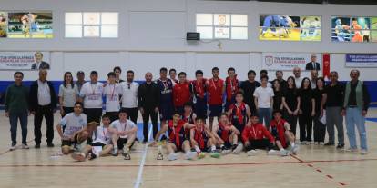 Sivas’ta basketbolun genç yıldızları sahne aldı