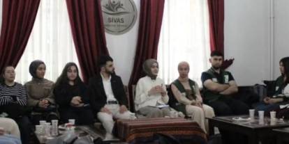 Sivas'ta gençler bağımlılığı konuştu