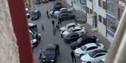 Sivas'ta dehşet anları: Bıçaklandı, ardından araçla ezilmeye çalışıldı