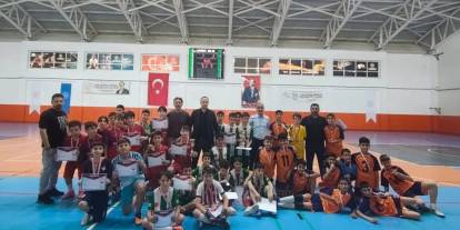 Sivas’ta futsal heyecanı kupa töreniyle sona erdi