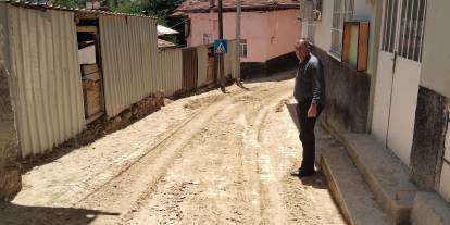 Sivas'ta köy çamura teslim oldu