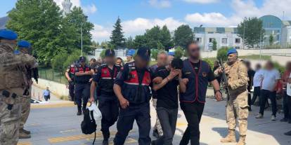 Refüje çarpan motosikletin sürücüsü hayatını kaybetti