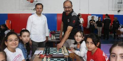 Sivas’ta minik satranççılar kıyasıya yarıştı