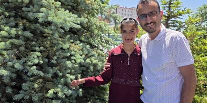 Sivas'ta 11 yıllık eğitim yolculuğu ,gözyaşlarıyla uğurlandı