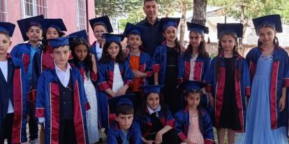 Minik mezunların büyük mutluluğu