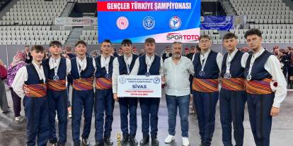 Manisa’da şampiyon Sivas oldu