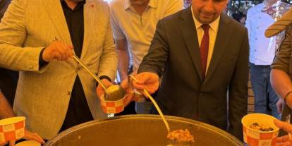 Suşehri'nde Aşure Bereketi Paylaşıldı