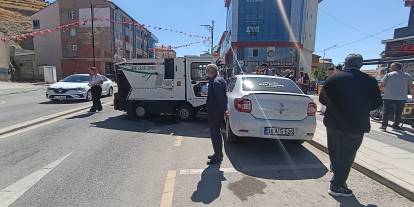 Şarkışla'da 4 Araç Birbirine Girdi: 1 Yaralı