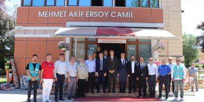 Sivas'ta camileri hükümlüler temizliyor