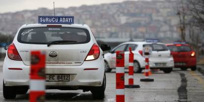 Hasta adayın direksiyon sınavı akşam saatine alındı