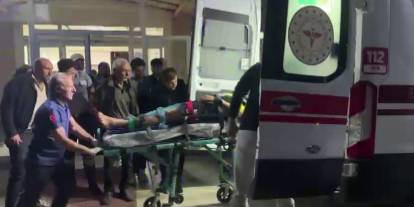 Sivas’ta otomobil traktöre saplandı:4 yaralı