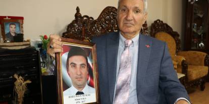 Sivaslı baba şehit oğlunun anısını 14 bin kitapta yaşatacak