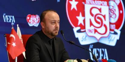 Sivasspor Kongresi Ertelendi, Burak Özçoban Yeniden Adaylığını Açıkladı