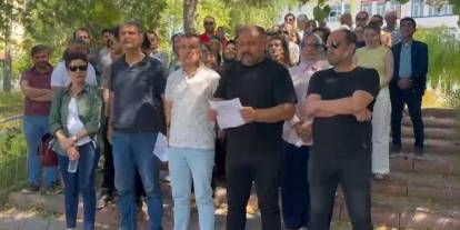 Sivas Cumhuriyet Üniversitesi Vakfı Okulları öğretmenleri ayağa kalktı
