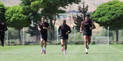 Sivasspor Yeni Sezon Mesaisini Çift Antrenmanla Sürdürüyor