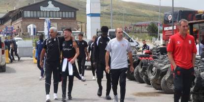 Erciyes'te dostluk karesi