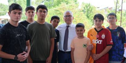 Vali Şimşek çocuklarla bir araya geldi