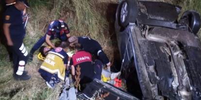 Sivas'ta otomobil takla attı:4 yaralı