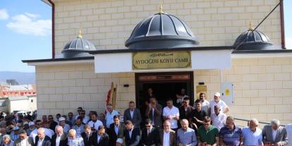 Sivas'ta köye yapılan cami ibadete açıldı