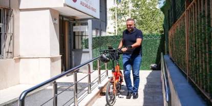 Meslektaşları ve hastalarına örnek oluyor