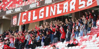 Çılgınlar58'den tribün kararı