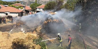 50 ton balya saman yangında kül oldu