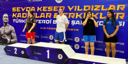 Sivaslı yumruk Türkiye'nin zirvesinde