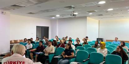 Yüzme hakem adayları Sivas'ta eğitimde