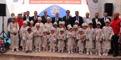 Sivas'ta 530 yıllık vakıf geleneğiyle 30 çocuğa sünnet şöleni