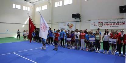 Tenisçiler seremonide buluştu