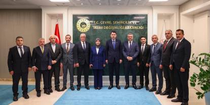 Sivas heyeti bakan Murat Kurum ile bir araya geldi