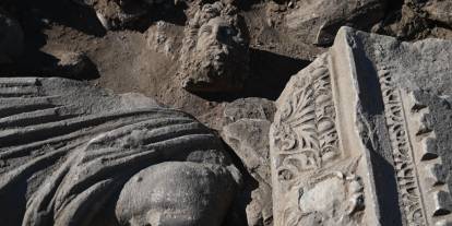 Aspendos'ta 'sağlık tanrısı' ve oğlunun heykeli bulundu