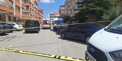 Oturduğu apartmanda, yöneticinin yardımcısını öldürdü