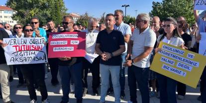 Sivas'ta Vakıf Okulları’nda kriz büyüyor: Öğretmenler ve veliler meydana çıktı