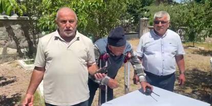 Sivas'ta iletişim çilesi! Köylüler yıllardır telsiz kullanıyor