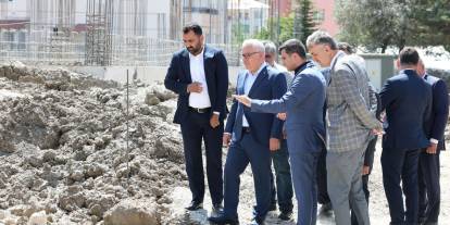 Sivas Valisi Şimşek sahaya indi, yatırımları inceledi