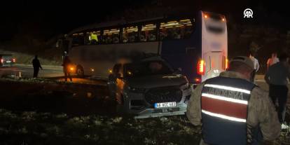 Sivas yolunda otobüs ile SUV çarpıştı: 7 yaralı